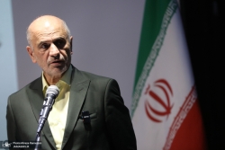 فرشاد مومنی: اولین اقدام قدرتهای متجاوز، ممنوع سازی فعالیت های تولیدی با ارزش بالا در کشور تسخیر شده بود