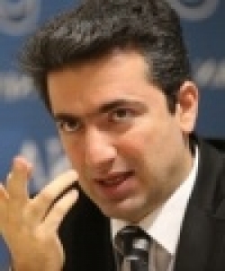 پدرام سلطانی : &quot;پیش درامدی به گفتمان راهبردی ملی&quot;