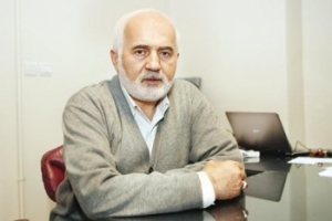 انتقاد احمد توکلی از تیتر روزنامه کیهان درباره برداشت از صندوق توسعه ملی