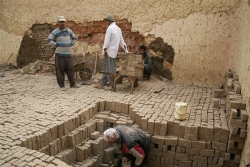 معاش کارگران کجای برنامه دولت است؟/ افزایش هزینه های ثابت زندگی